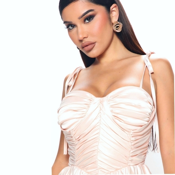 NOVA LUXE ✦ Blush Bubble Dress ✦ Sweetheart Neckline + Satin Bow Straps ✦ S - Picture 5 of 12